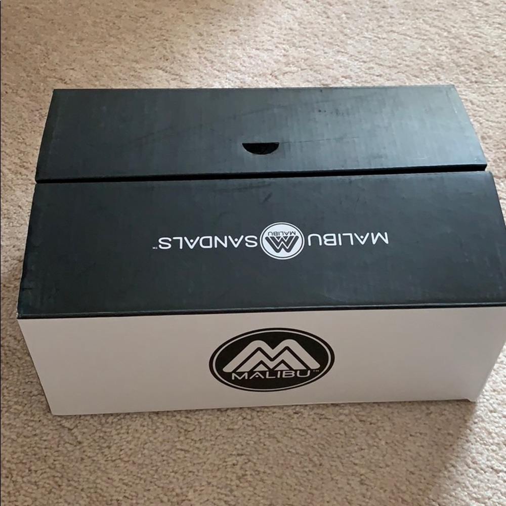 Malibu sandals size 7!